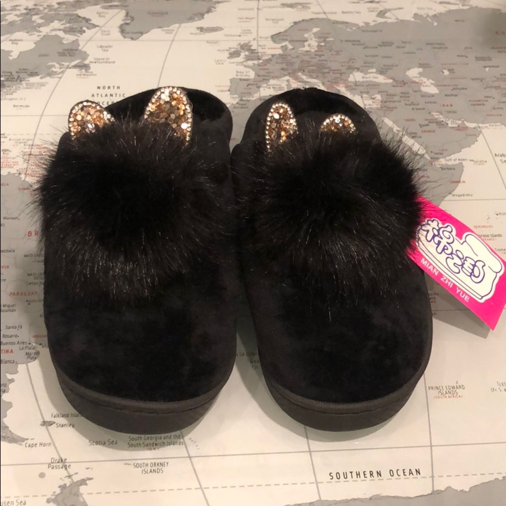 Fluffy Black Indoor/Outdoor Slippers